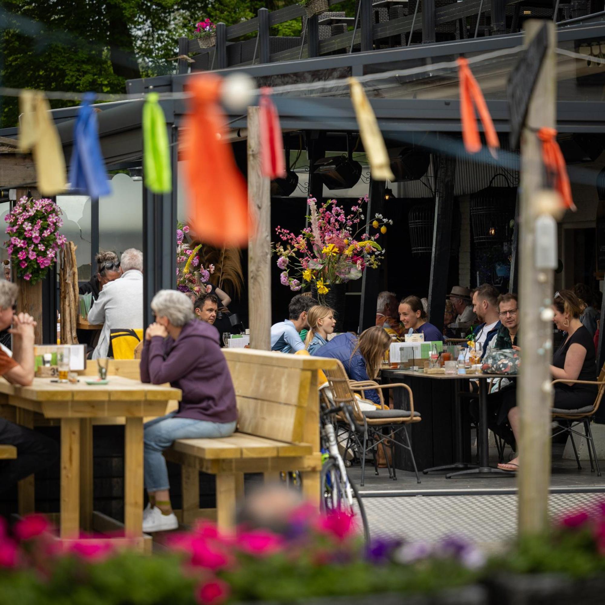 Hotel Restaurant 'De Vossenberg' Vierhouten Exteriör bild
