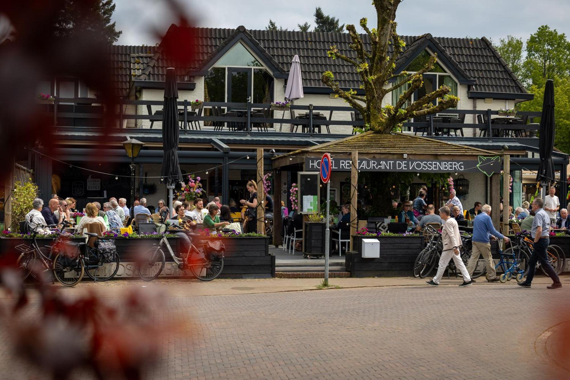 Hotel Restaurant 'De Vossenberg' Vierhouten Exteriör bild