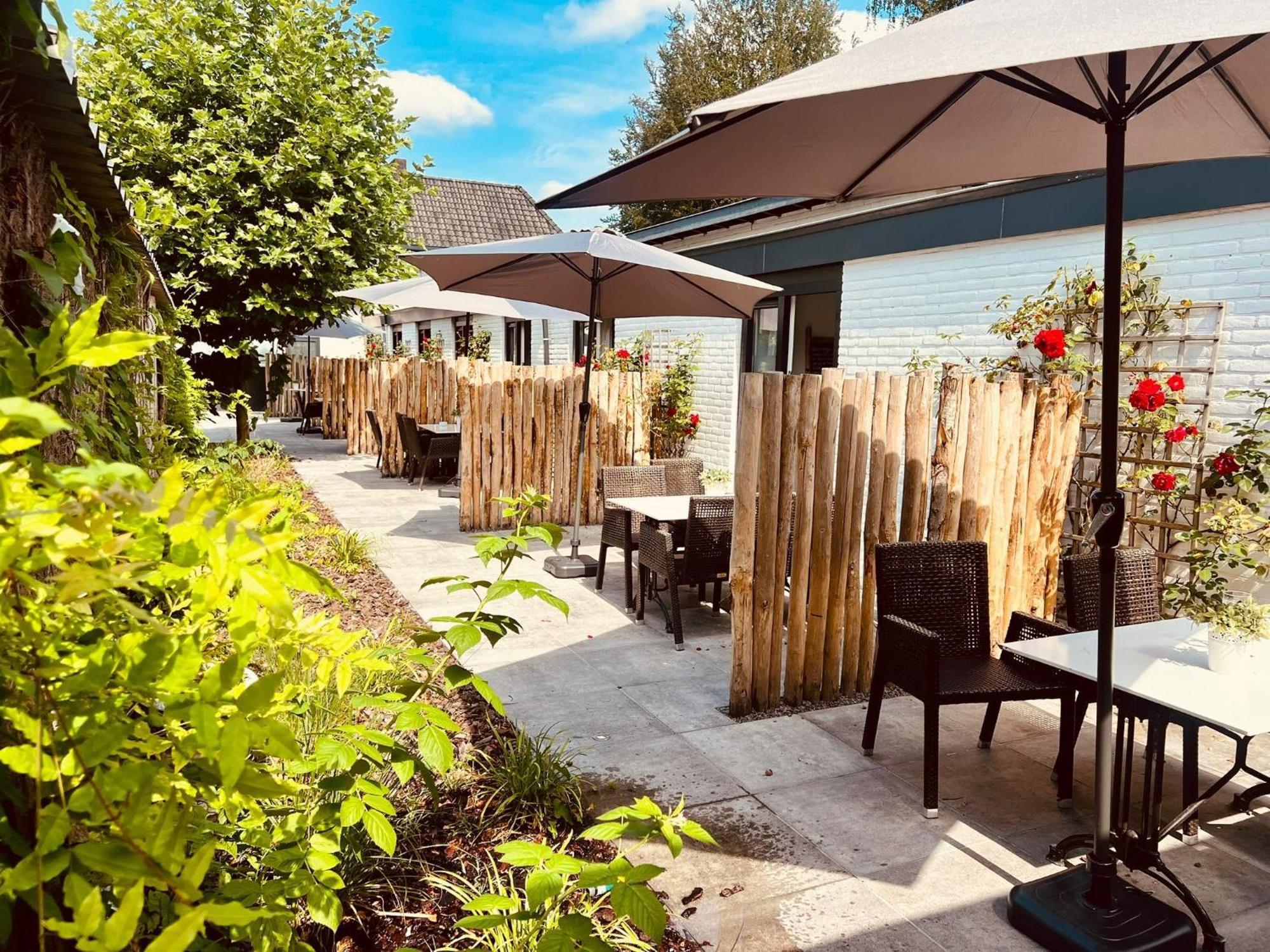 Hotel Restaurant 'De Vossenberg' Vierhouten Exteriör bild