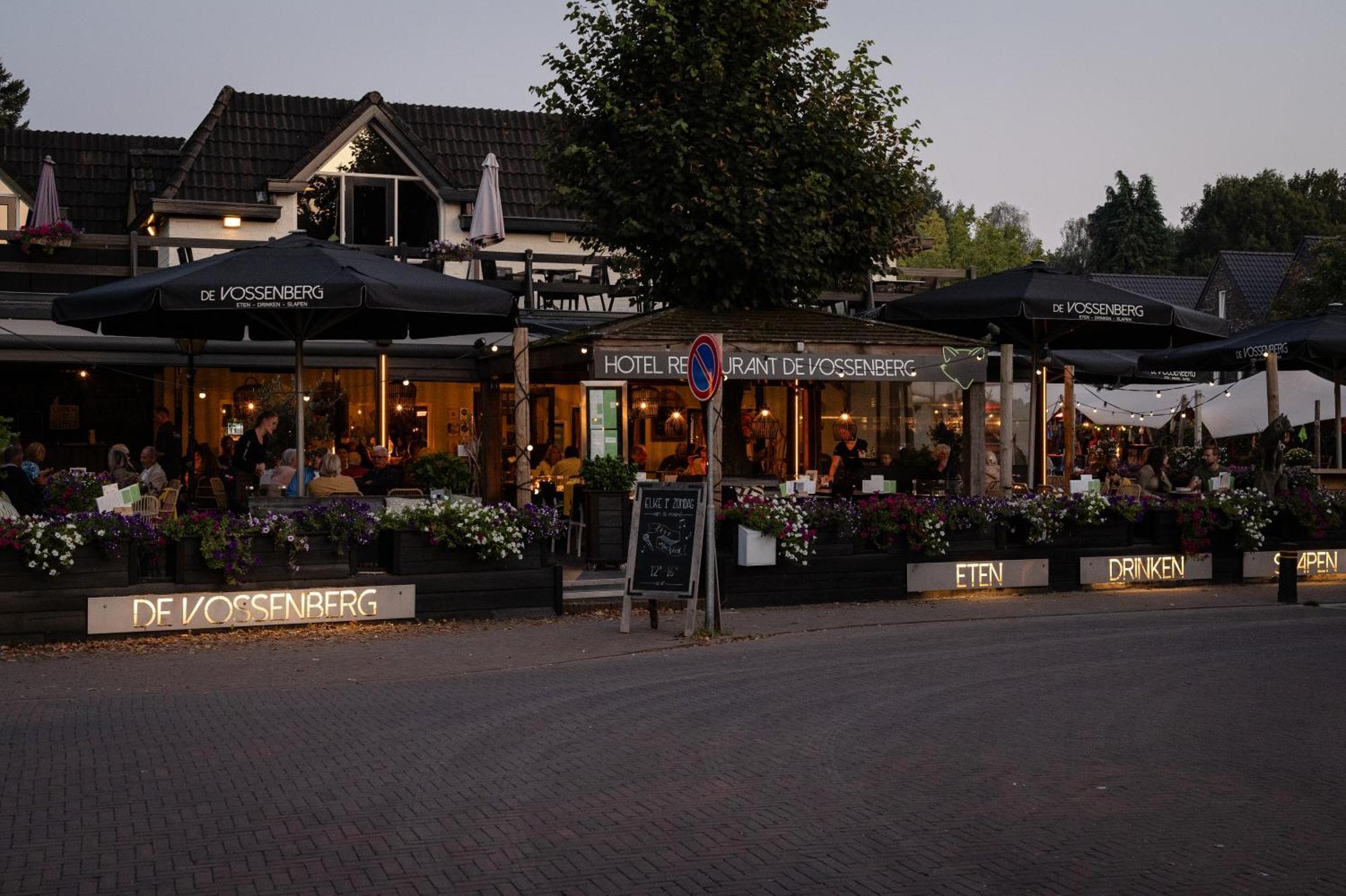 Hotel Restaurant 'De Vossenberg' Vierhouten Exteriör bild
